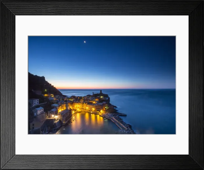 Framed Print : The little village of Vernazza at night, Cinque Terre National Park, UNESCO World Heritage Site, Liguria, Italy, Europe Framed Print : The little village of Vernazza at night, Cinque Terre National Park, UNESCO World Heritage Site, Liguria, Italy, Europe
