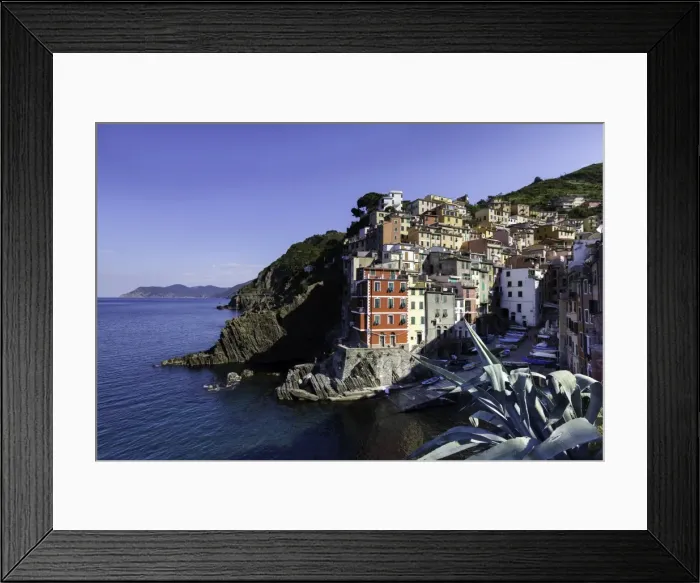 Framed Print : Clifftop village of Riomaggiore, Cinque Terre, UNESCO World Heritage Site, Liguria, Italy, Europe Framed Print : Clifftop village of Riomaggiore, Cinque Terre, UNESCO World Heritage Site, Liguria, Italy, Europe