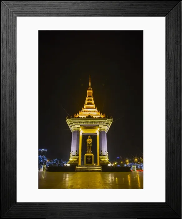 Framed Print : Night photograph of the Statue of Norodom Sihanouk, Phnom Penh, Cambodia, Indochina, Southeast Asia, Asia Framed Print : Night photograph of the Statue of Norodom Sihanouk, Phnom Penh, Cambodia, Indochina, Southeast Asia, Asia