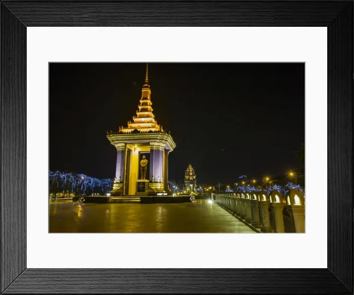 Framed Print : Night photograph of the Statue of Norodom Sihanouk, Phnom Penh, Cambodia, Indochina, Southeast Asia, Asia Framed Print : Night photograph of the Statue of Norodom Sihanouk, Phnom Penh, Cambodia, Indochina, Southeast Asia, Asia