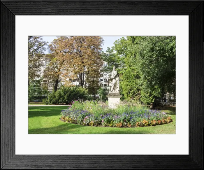 Framed Print : Statue in the Luxembourg Gardens, Paris, France, Europe Framed Print : Statue in the Luxembourg Gardens, Paris, France, Europe