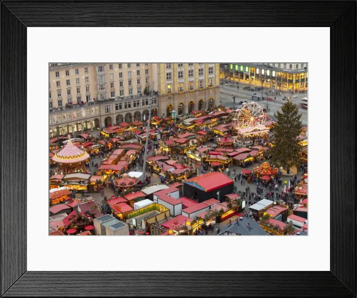 Framed Print : Overview of the Dresden Strietzelmarkt Christmas Market, Dresden, Saxony, Germany, Europe Framed Print : Overview of the Dresden Strietzelmarkt Christmas Market, Dresden, Saxony, Germany, Europe
