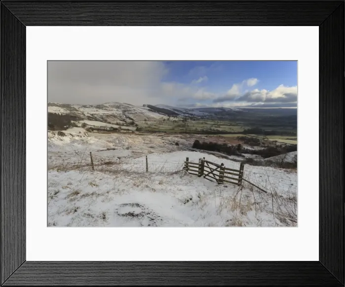 Framed Print : Hill snow over Back Tor and Lose Hill on the Great Ridge, from Mam Tor landslip, Castleton, Peak District, Derbyshire, England, United Kingdom, Europe Framed Print : Hill snow over Back Tor and Lose Hill on the Great Ridge, from Mam Tor landslip, Castleton, Peak District, Derbyshire, England, United Kingdom, Europe