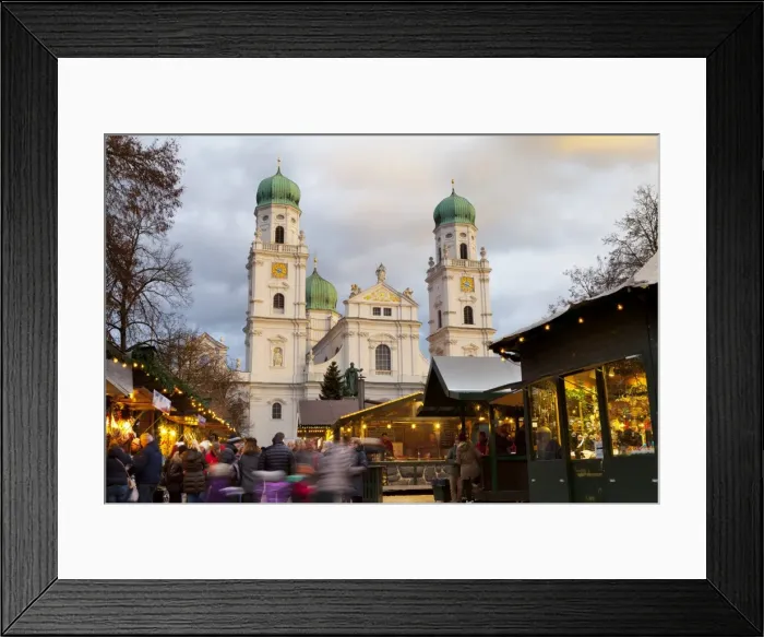 Framed Print : Christmas Market in front of the Cathedral of Saint Stephan, Passau, Bavaria, Germany Framed Print : Christmas Market in front of the Cathedral of Saint Stephan, Passau, Bavaria, Germany