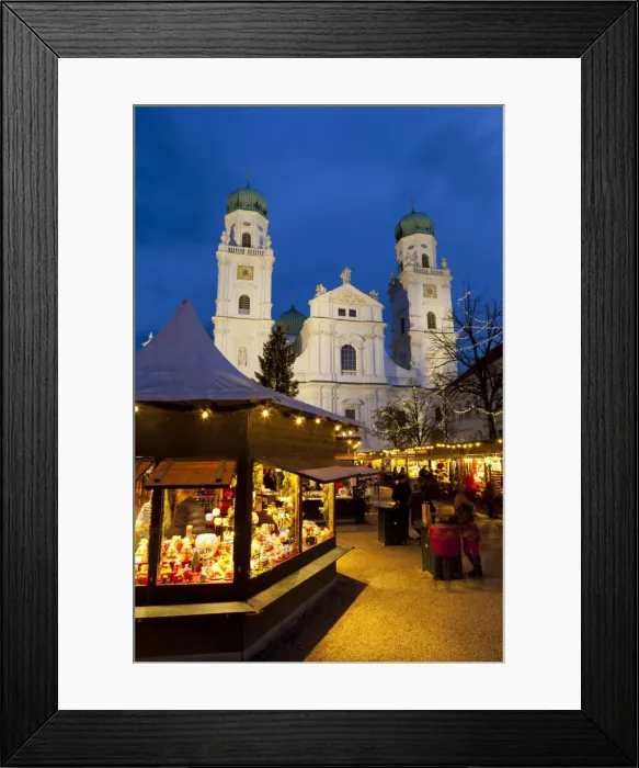 Framed Print : Christmas Market in front of the Cathedral of Saint Stephan, Passau, Bavaria, Germany Framed Print : Christmas Market in front of the Cathedral of Saint Stephan, Passau, Bavaria, Germany