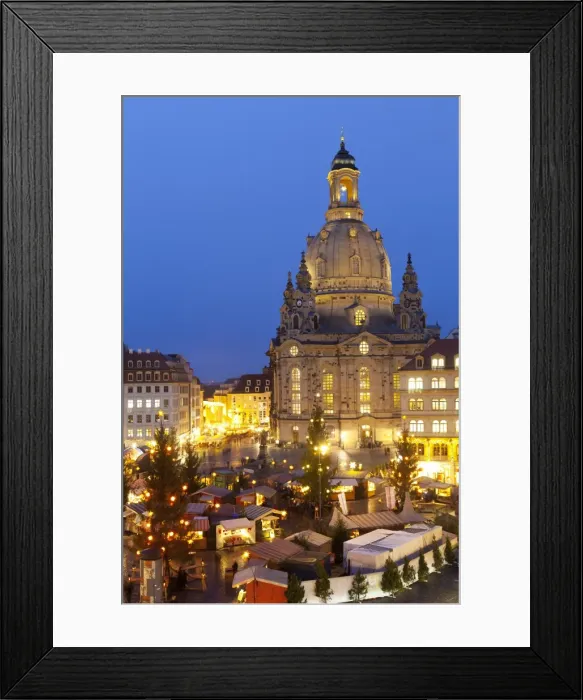 Framed Print : Overview of the New Market Christmas Market beneath the Frauenkirche, Dresden, Saxony Framed Print : Overview of the New Market Christmas Market beneath the Frauenkirche, Dresden, Saxony