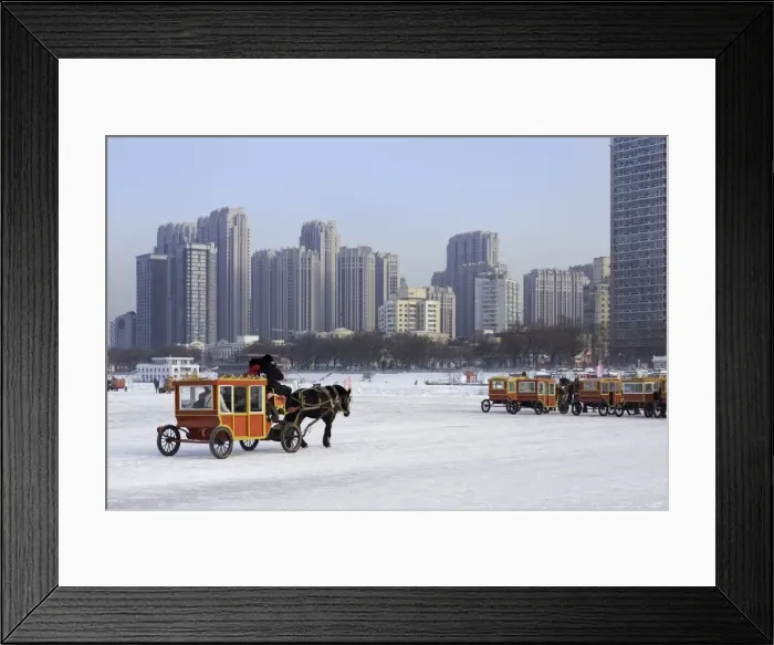 Framed Print : A carriage on the icebound Songhua River in Harbin, Heilongjiang, China, Asia Framed Print : A carriage on the icebound Songhua River in Harbin, Heilongjiang, China, Asia
