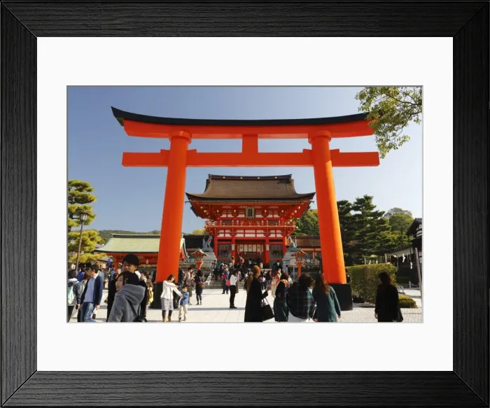 Framed Print : Worship Hall and Torii gate, Fushimi Inari Taisha shrine, Kyoto, Japan, Asia Framed Print : Worship Hall and Torii gate, Fushimi Inari Taisha shrine, Kyoto, Japan, Asia