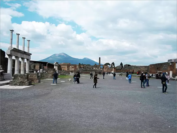 The forum of Pompeii with Mount Vesuvius in the background, Pompeii, UNESCO World Heritage Site
