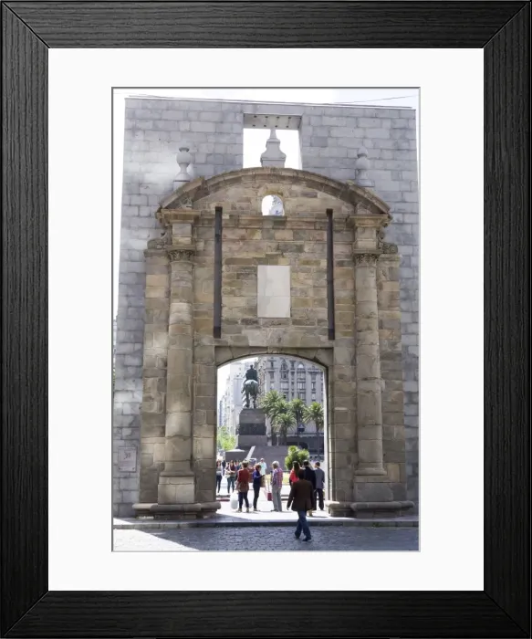 Framed Print : The old gate to the Citadel, looking from the Citadel to Plaza Independencia, Montevideo Framed Print : The old gate to the Citadel, looking from the Citadel to Plaza Independencia, Montevideo