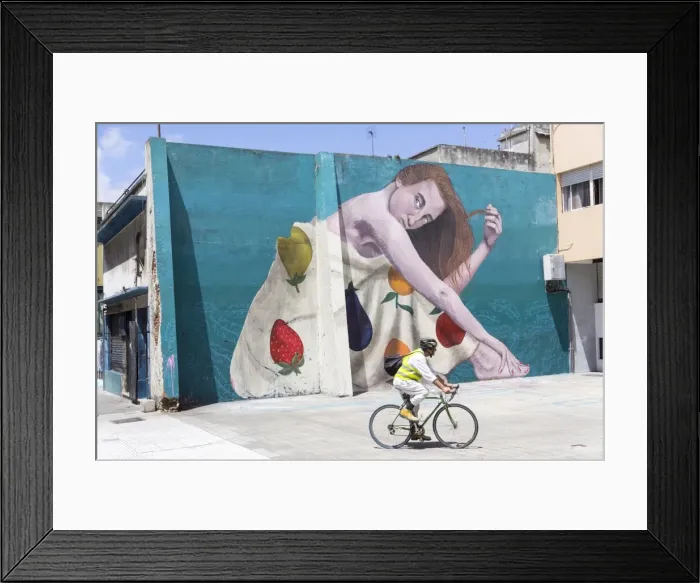 Framed Print : Graffiti, Montevideo, Uruguay, South America Framed Print : Graffiti, Montevideo, Uruguay, South America