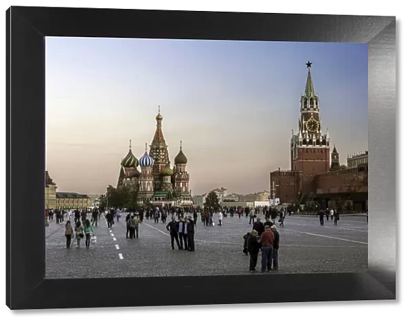 St. Basils Cathedral and the Kremlin in Red Square, UNESCO World Heritage Site, Moscow