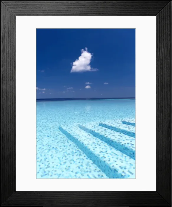 Framed Print : Infinity pool in the Maldives, Indian Ocean, Asia Framed Print : Infinity pool in the Maldives, Indian Ocean, Asia