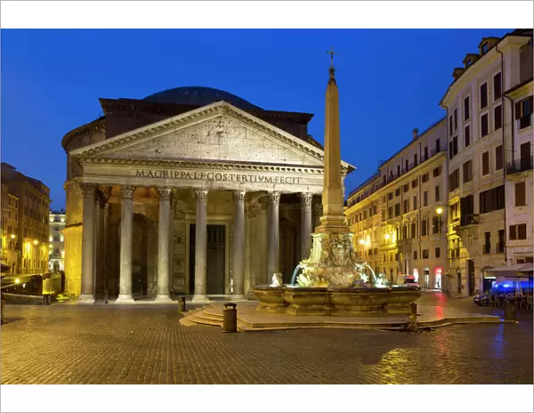 The Pantheon and Piazza della Rotonda at night, UNESCO World Heritage Site, Rome