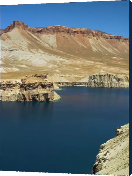 Band-I-Zulfiqar the main lake, Band-E- Amir (Bandi-Amir) (Dam of the King) crater lakes