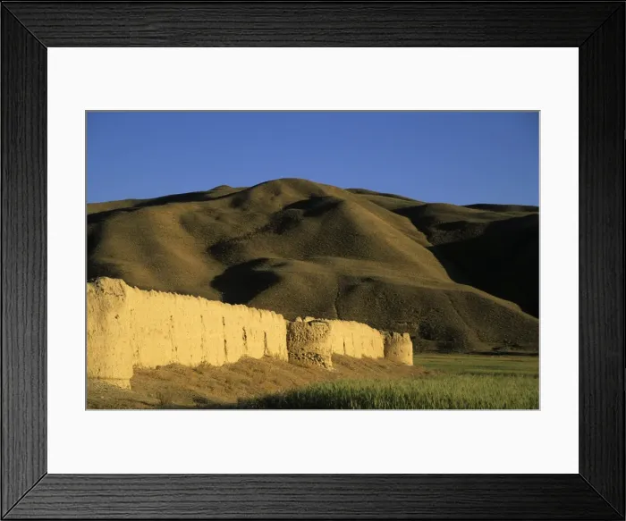 Framed Print : Caravanserai, Daulitiar, between Yakawlang and Chakhcharan, Afghanistan, Asia Framed Print : Caravanserai, Daulitiar, between Yakawlang and Chakhcharan, Afghanistan, Asia