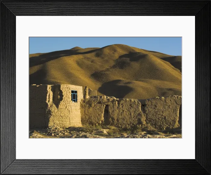 Framed Print : Caravanserai, Daulitiar, between Yakawlang and Chakhcharan, Afghanistan, Asia Framed Print : Caravanserai, Daulitiar, between Yakawlang and Chakhcharan, Afghanistan, Asia