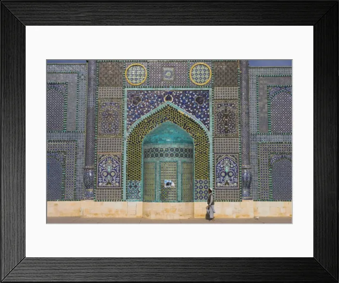 Framed Print : Pilgrim at the Shrine of Hazrat Ali, Mazar-i-Sharif, Balkh, Afghanistan, Asia