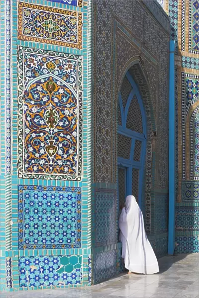 Pilgrim at the Shrine of Hazrat Ali, Mazar-i-Sharif, Balkh, Afghanistan, Asia