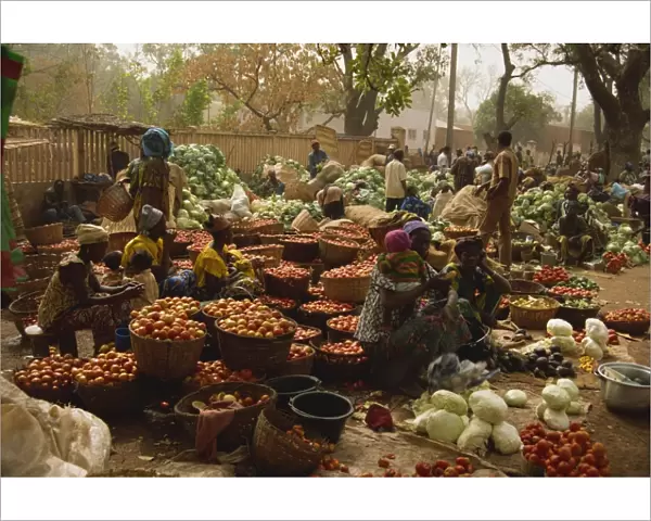 Market scene, Bobo Dioulasso, Burkino Faso, West Africa, Africa