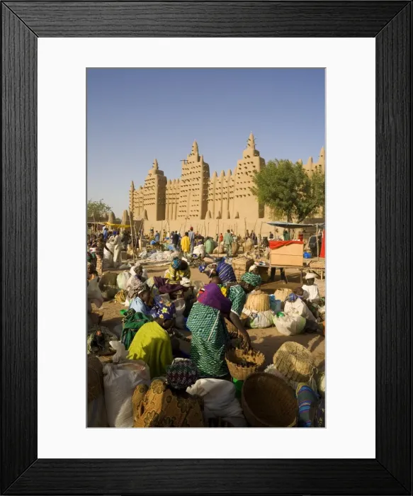 Framed Print : The Monday market in front of the Djenne Mosque, the largest mud structure in the world