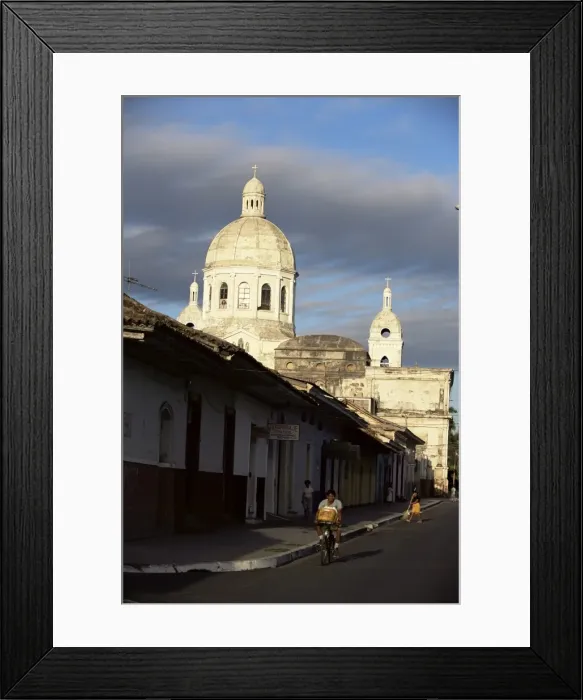 Framed Print : Avenida Calzada and the neo-classical cathedral, Granada, Nicaragua, Central America Framed Print : Avenida Calzada and the neo-classical cathedral, Granada, Nicaragua, Central America