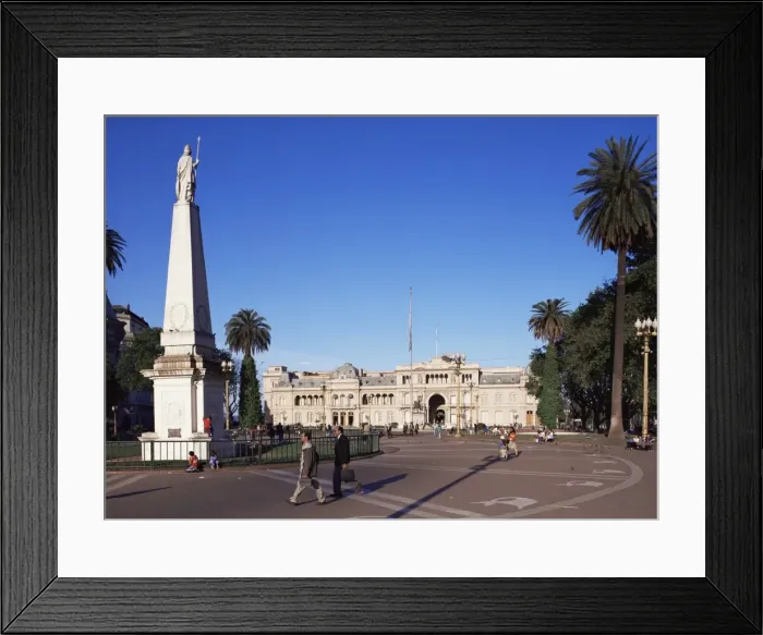 Framed Print : Statue in Plaza de Mayo and Casa Rosada, Buenos Aires, Argentina, South America Framed Print : Statue in Plaza de Mayo and Casa Rosada, Buenos Aires, Argentina, South America