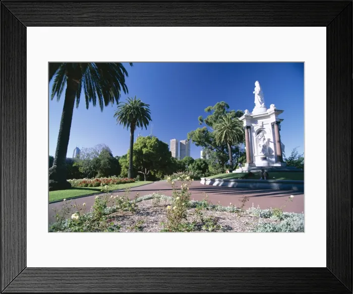 Framed Print : Queen Victoria Gardens on the south bank of the Yarra River, opposite the city centre Framed Print : Queen Victoria Gardens on the south bank of the Yarra River, opposite the city centre