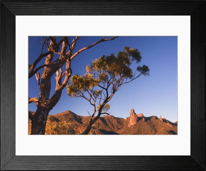 Framed Print : Crater Bluff and Breadknife from Macha Tor, Warrumbungle National Park Framed Print : Crater Bluff and Breadknife from Macha Tor, Warrumbungle National Park