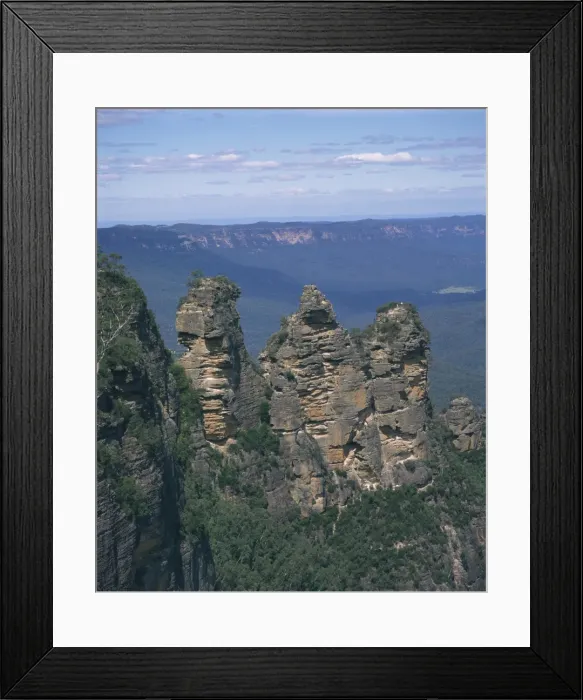 Framed Print : Landscape of the Three Sisters rock formations in the Blue Mountains at Katoomba Framed Print : Landscape of the Three Sisters rock formations in the Blue Mountains at Katoomba