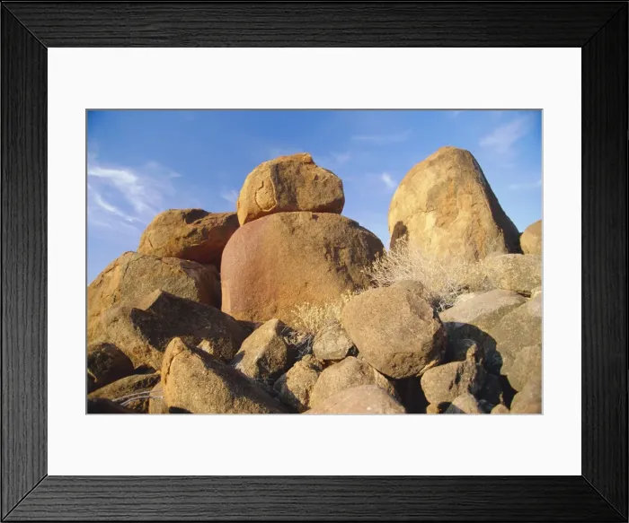 Framed Print : The Devils Pebbles, piles of granite boulders rounded by weathering near the Stuart Highway 11km north of Tennant Creek, Northern Framed Print : The Devils Pebbles, piles of granite boulders rounded by weathering near the Stuart Highway 11km north of Tennant Creek, Northern