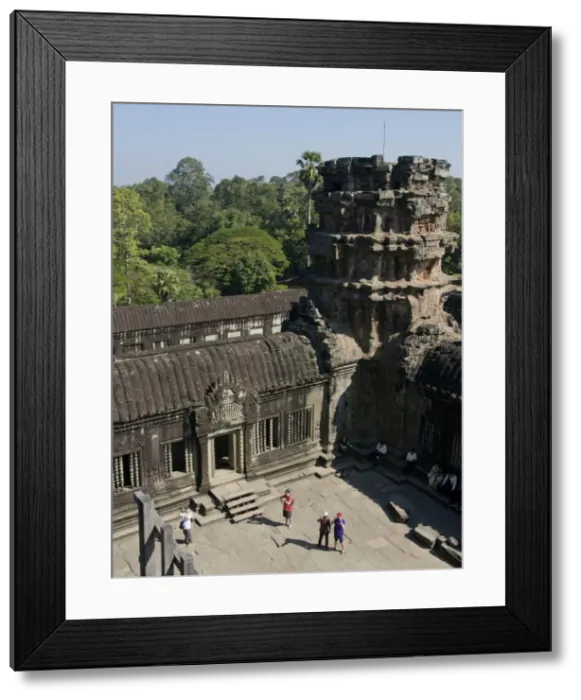 Framed Print : Tourists at the Angkor Wat Archaeological Park, UNESCO World Heritage Site, Siem Reap Framed Print : Tourists at the Angkor Wat Archaeological Park, UNESCO World Heritage Site, Siem Reap