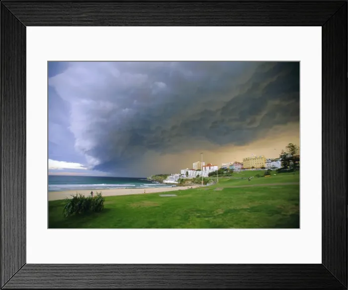 Framed Print : Thunderstorm advancing over Bondi Beach in the Eastern suburbs, Sydney, Australia Framed Print : Thunderstorm advancing over Bondi Beach in the Eastern suburbs, Sydney, Australia