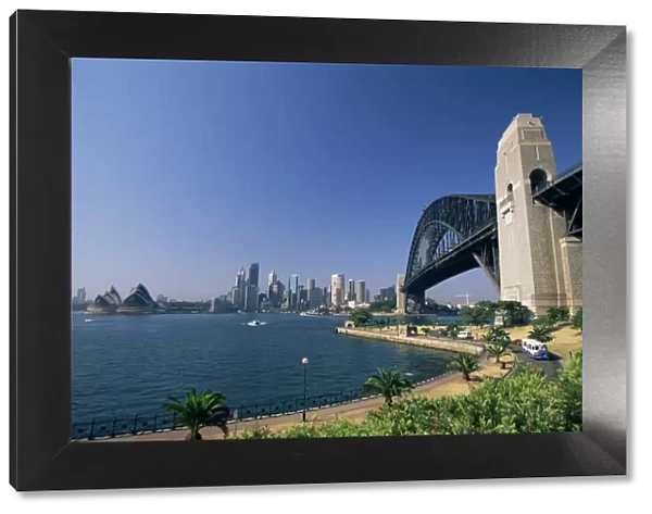 Sydney Harbour Bridge and skyline, Sydney, New South Wales, Australia, Pacific