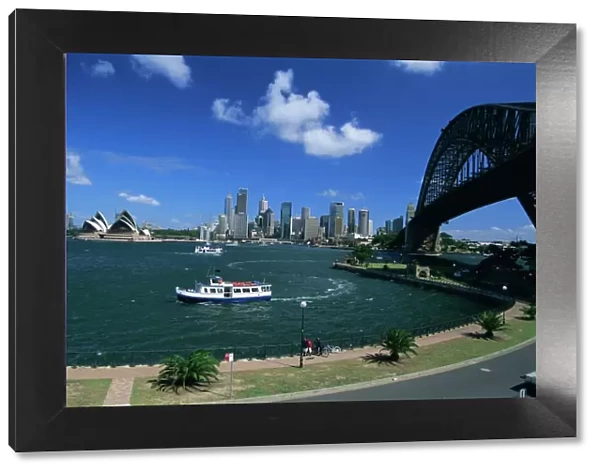 Sydney Harbour Bridge and city skyline, Sydney, New South Wales, Australia