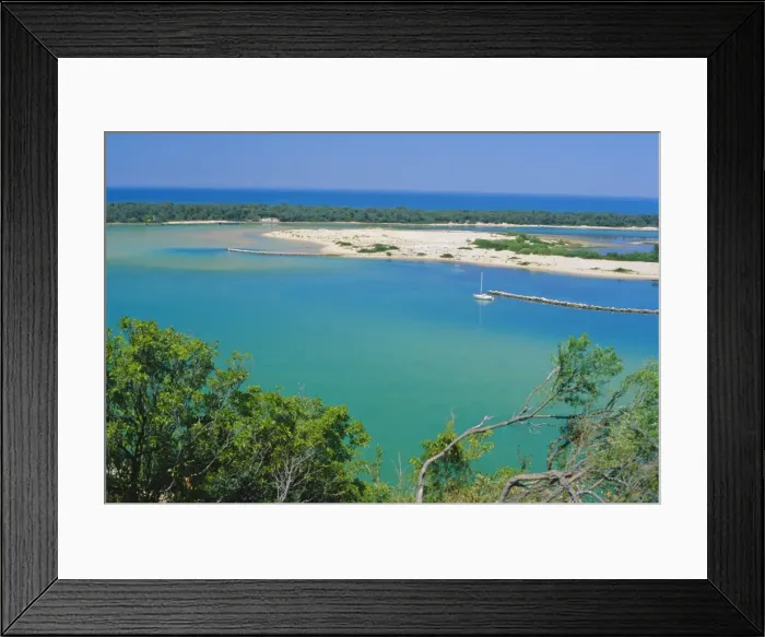 Framed Print : Lakes Entrance, the seamouth of the Lakes District, Australias largest inland waterway on the coast of Gippsland in east of the state Framed Print : Lakes Entrance, the seamouth of the Lakes District, Australias largest inland waterway on the coast of Gippsland in east of the state