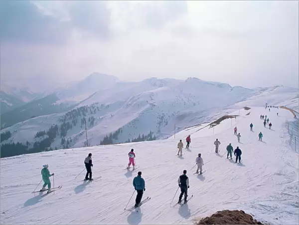 Skiers, Steinberkogel area, Kitzbuhel, Austria, Europe