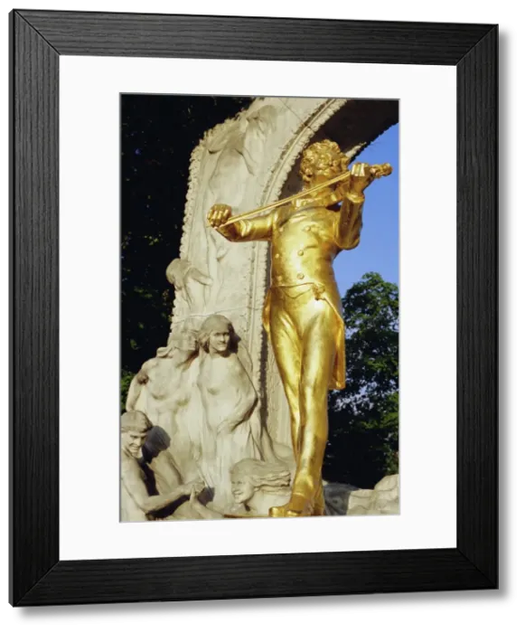 Framed Print : Statue of Johann Strauss in Stadtpark, Innere Stadt, Vienna, Austria, Europe Framed Print : Statue of Johann Strauss in Stadtpark, Innere Stadt, Vienna, Austria, Europe