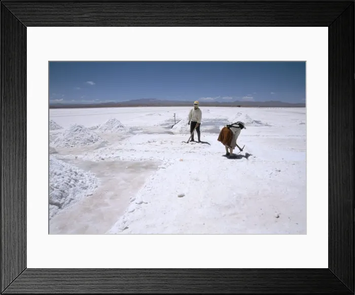 Framed Print : Hand-working in Colchani salt pans, Salar de Uyuni, salt flat, Southwest Highlands
