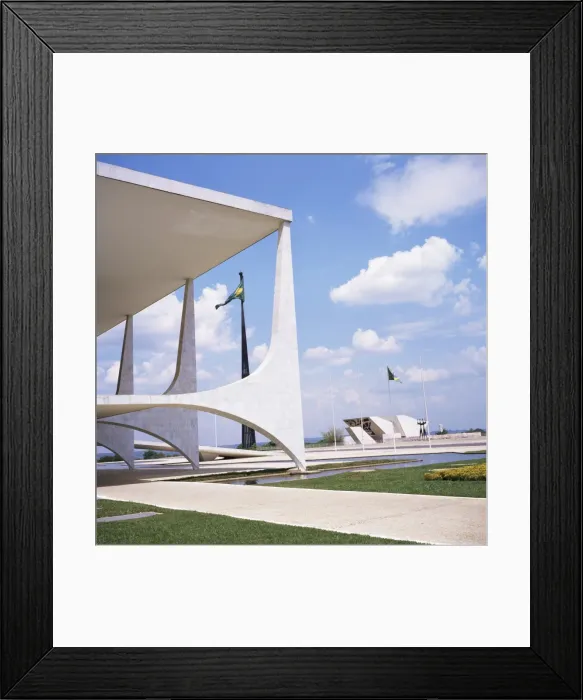 Framed Print : Palacio do Planalto in foreground, Brasilia, UNESCO World Heritage Site Framed Print : Palacio do Planalto in foreground, Brasilia, UNESCO World Heritage Site