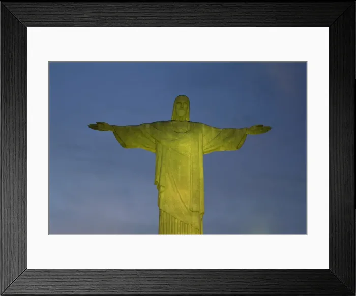 Framed Print : Floodlit statue of Christ the Redeemer at 710m on Mount Corcovado, above Rio de Janeiro Framed Print : Floodlit statue of Christ the Redeemer at 710m on Mount Corcovado, above Rio de Janeiro