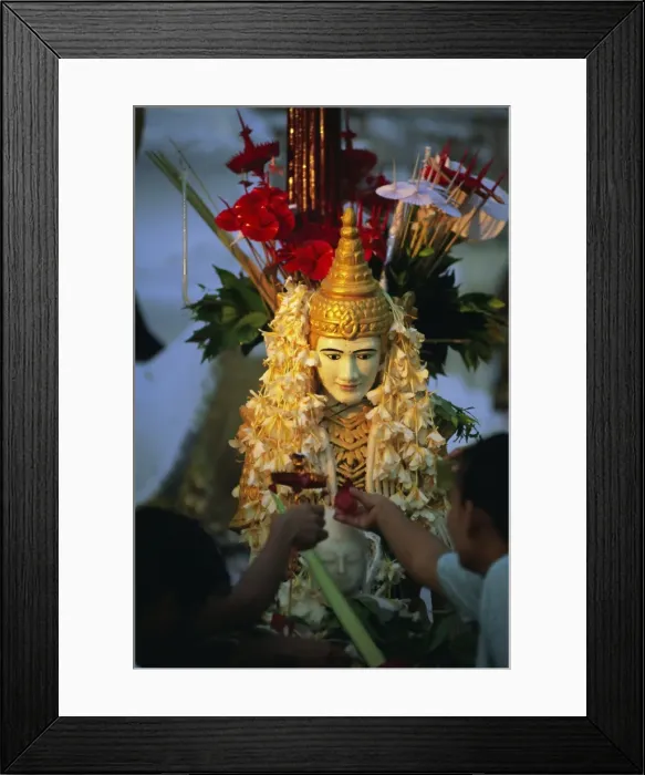 Framed Print : Religious offerings at the Shwedagon Paya (Shwe Dagon Pagoda), Yangon (Rangoon) Framed Print : Religious offerings at the Shwedagon Paya (Shwe Dagon Pagoda), Yangon (Rangoon)