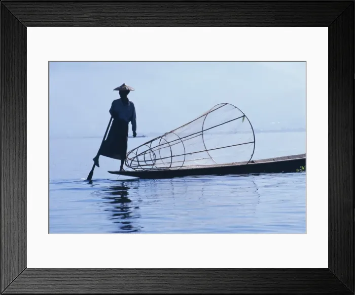 Framed Print : Intha fisherman, leg-rowing, Inle Lake, Shan State, Myanmar (Burma), Asia