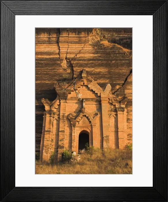 Framed Print : Mingun Paya badly cracked by earthquakes standing 50m high, Mingun Paya Framed Print : Mingun Paya badly cracked by earthquakes standing 50m high, Mingun Paya