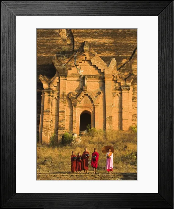 Framed Print : Nun with Novice Monks holding alms bowls at Mingun Paya, Mingun, Mandalay Framed Print : Nun with Novice Monks holding alms bowls at Mingun Paya, Mingun, Mandalay