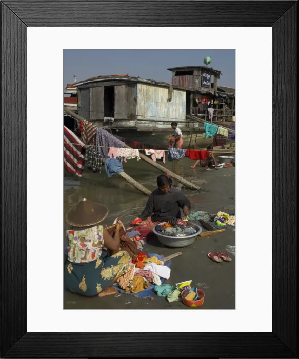 Framed Print : Women washing their laundry on bank of the Ayeryarwady (Irrawaddy) River Framed Print : Women washing their laundry on bank of the Ayeryarwady (Irrawaddy) River