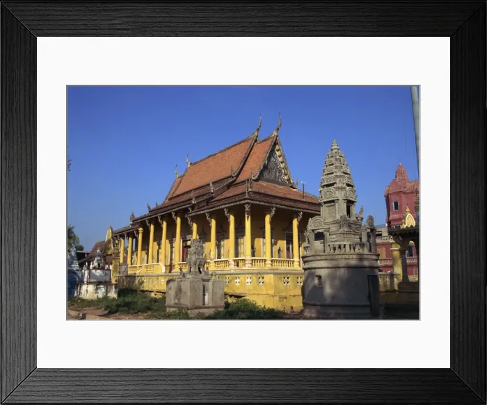 Framed Print : Exterior of the Saravan Pagoda, Buddhist temple, on the Tonle Sap River in Phnom Penh Framed Print : Exterior of the Saravan Pagoda, Buddhist temple, on the Tonle Sap River in Phnom Penh