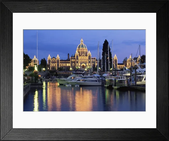 Framed Print : View across the Inner Harbour to the Parliament Buildings, at night, Victoria