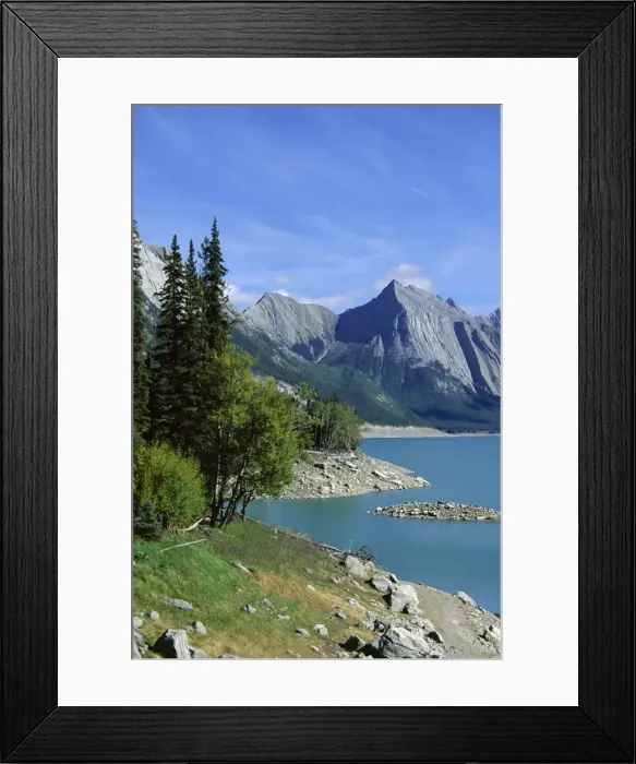Framed Print : Medecine Lake, Rocky Mountains (Rockies), Canada, North America Framed Print : Medecine Lake, Rocky Mountains (Rockies), Canada, North America