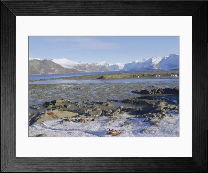 Framed Print : Scenery surrounding the Cumberland Sound, Pangnitung, Baffin Island, Canadian Arctic Framed Print : Scenery surrounding the Cumberland Sound, Pangnitung, Baffin Island, Canadian Arctic